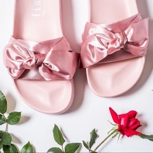 FENTY PUMA SLIDES ! Baby pink 💖